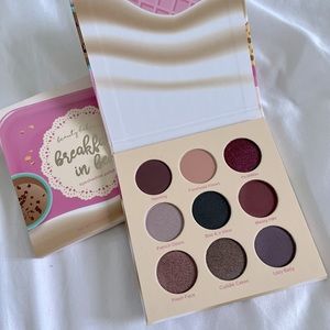 🎀 BRAND NEW BEAUTY BAKERY “BREAKFAST IN BED” EYESHADOW PALETTE 🎀